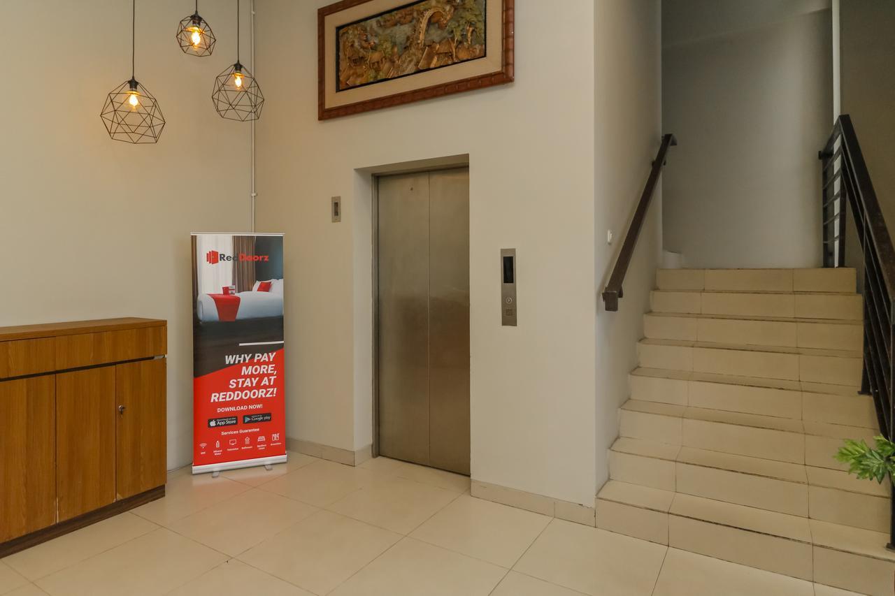 Room 28 Jakarta Luaran gambar